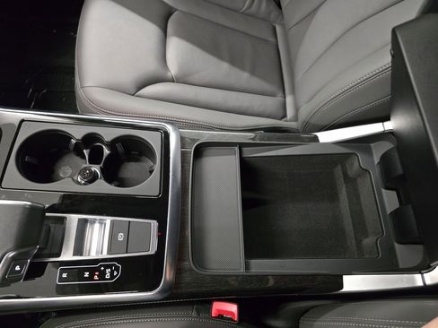 Used 2025 Audi Q7 3.0T Premium Plus image 26