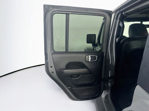Used 2023 Jeep Wrangler Unlimited Sahara AWD/4WD image 26