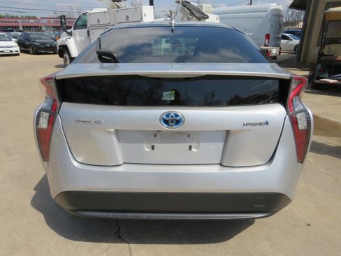 Used 2016 Toyota Prius Two FWD image 4