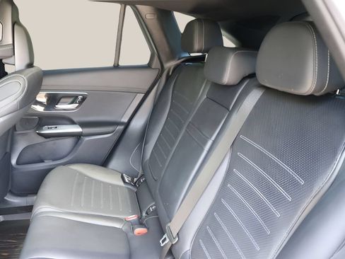 Used 2025 Mercedes-Benz GLC 300 4MATIC image 15