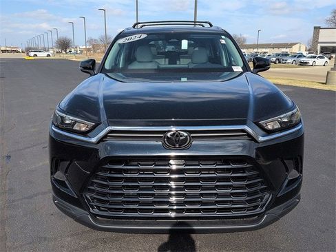 Certified 2024 Toyota Grand Highlander XLE image 2