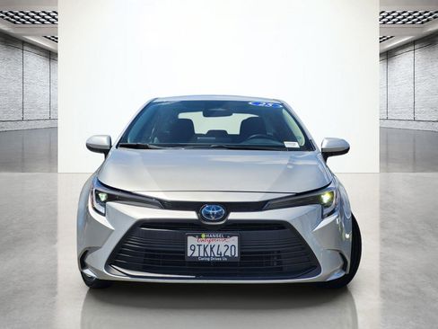 Used 2025 Toyota Corolla LE FWD image 4