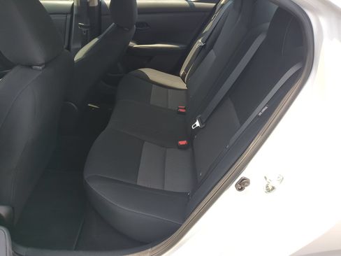 Used 2024 Nissan Sentra SV FWD image 27