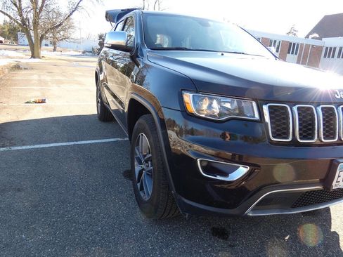 Used 2017 Jeep Grand Cherokee Limited w/ Trailer Tow Group IV image 18