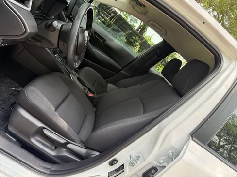 Used 2025 Toyota Corolla LE FWD image 24