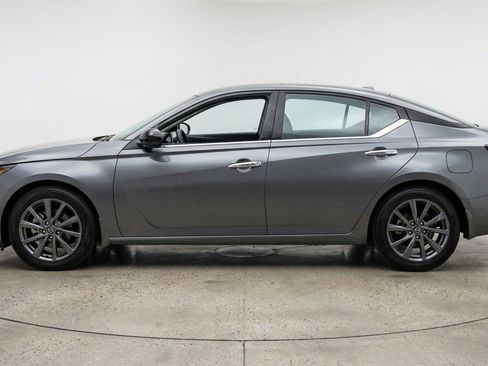 Used 2025 Nissan Altima 2.5 SV FWD image 5