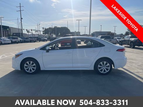 Used 2023 Toyota Corolla LE FWD image 2