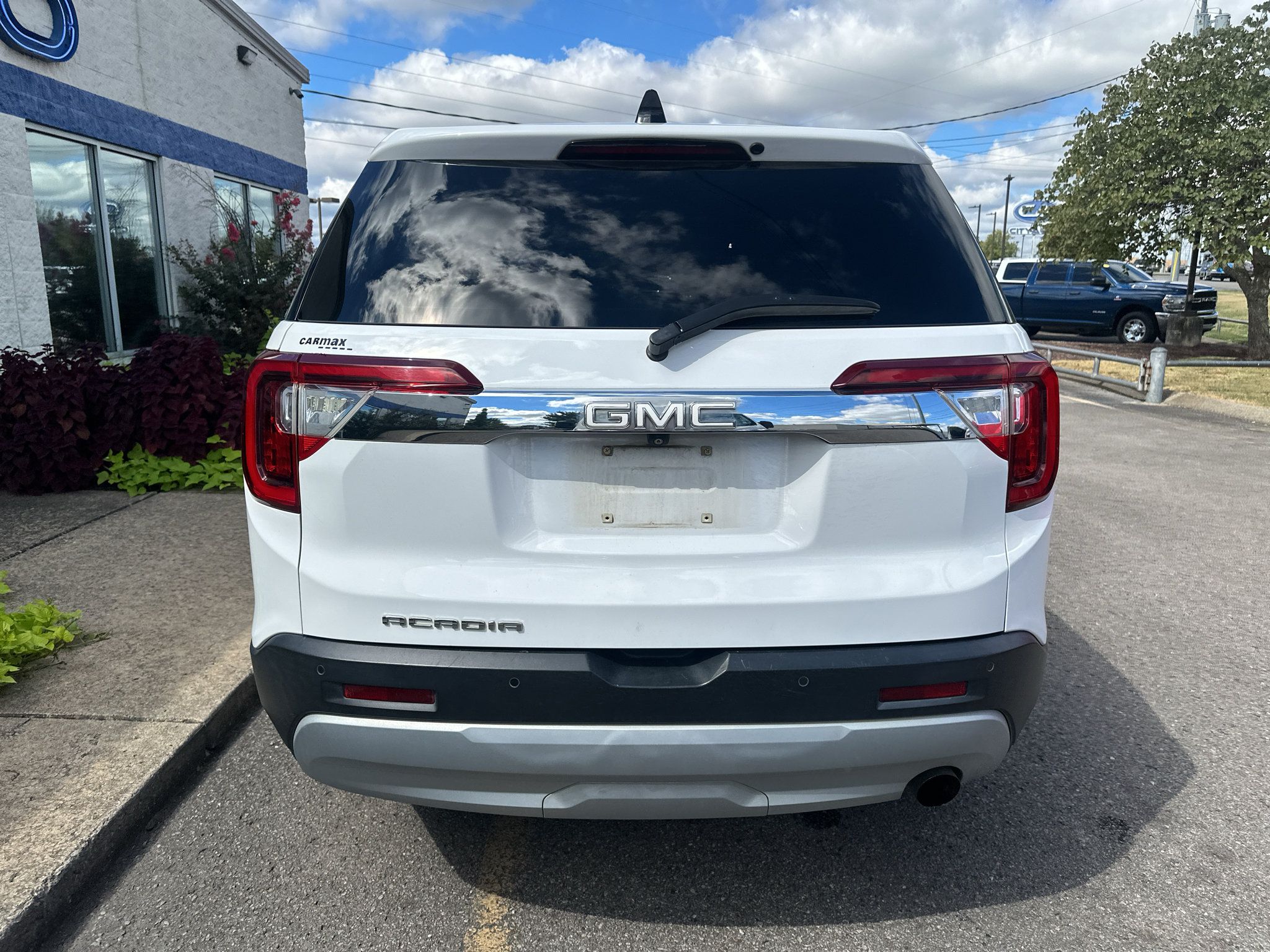 Used 2021 GMC Acadia SLE FWD image 5