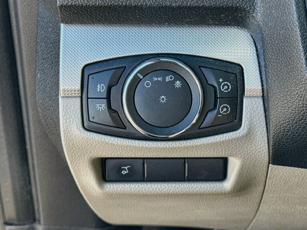 Used 2013 Ford Explorer XLT FWD image 11