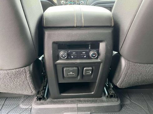 Certified 2021 Chevrolet Traverse Premier w/ LPO, Black Accent Package AWD/4WD image 14