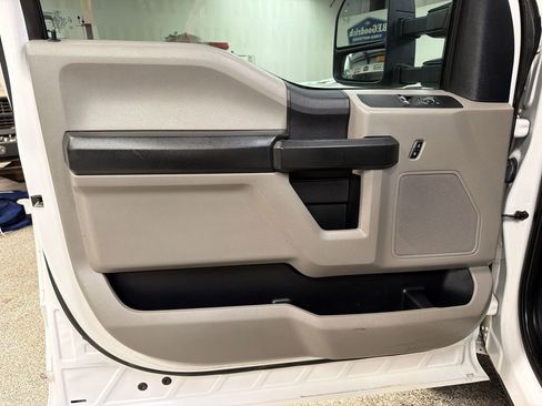 Used 2020 Ford F550 2WD Regular Cab Super Duty image 29