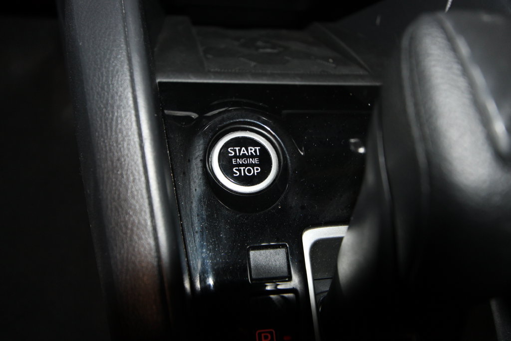 Used 2025 Nissan Versa SV FWD image 11