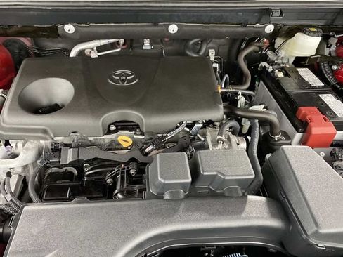 Used 2025 Toyota RAV4 LE AWD/4WD image 32