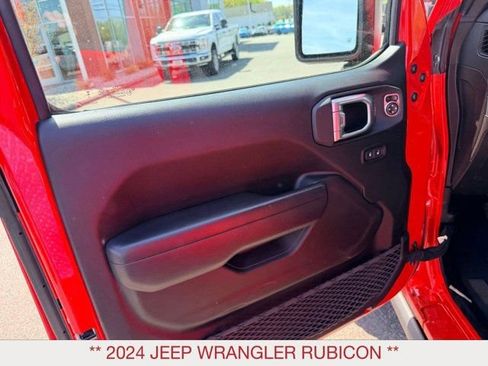 Used 2024 Jeep Wrangler Unlimited Rubicon AWD/4WD image 18