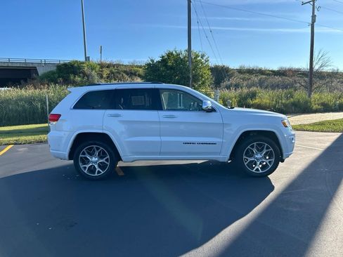 Used 2019 Jeep Grand Cherokee Overland AWD/4WD image 6