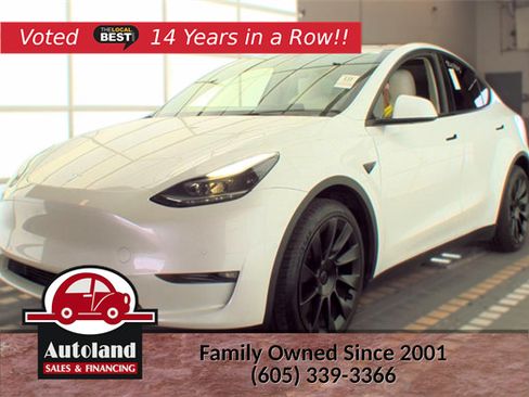 Used 2022 Tesla Model Y Long Range AWD/4WD image 1