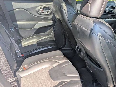 Certified 2022 Jeep Cherokee Latitude w/ Sun & Sound Group image 22