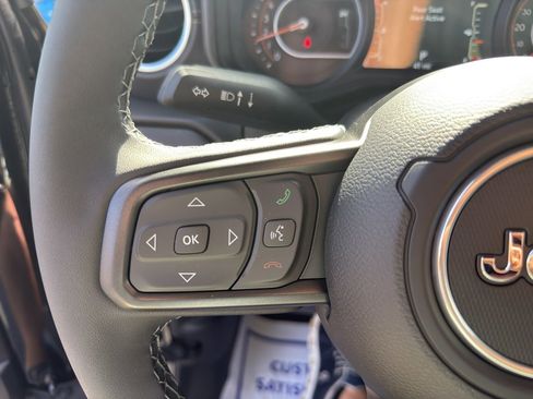 New 2025 Jeep Gladiator Sport image 29