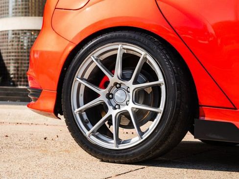 Used 2018 Ford Focus ST w/ Equipment Group 401A image 39