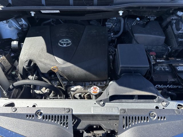 Used 2019 Toyota Sienna XLE Premium FWD image 30