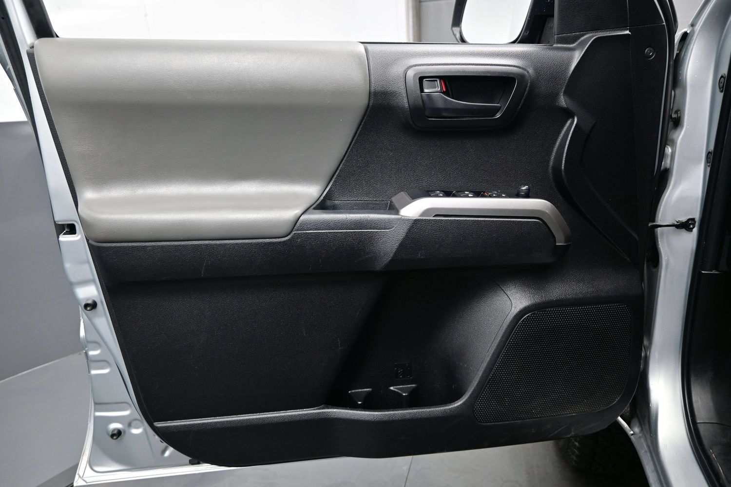 Used 2023 Toyota Tacoma SR5 w/ SX Package RWD image 9