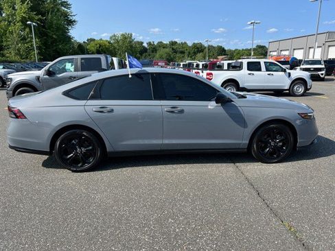 Used 2025 Honda Accord SE image 8