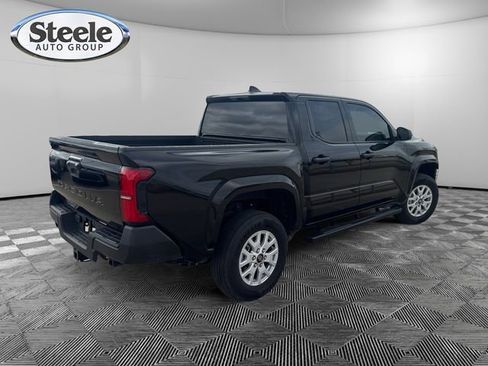 Used 2025 Toyota Tacoma SR image 5