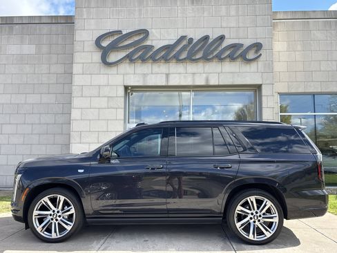 Used 2025 Cadillac Escalade Sport Platinum AWD/4WD image 10