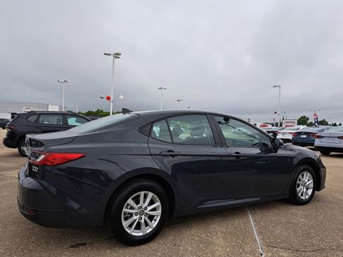Used 2026 Toyota Camry LE FWD image 5