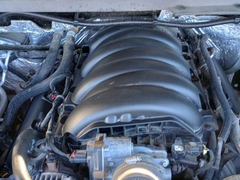 Used 2018 Chevrolet Silverado 1500 LT w/ LPO, Black Pack image 25