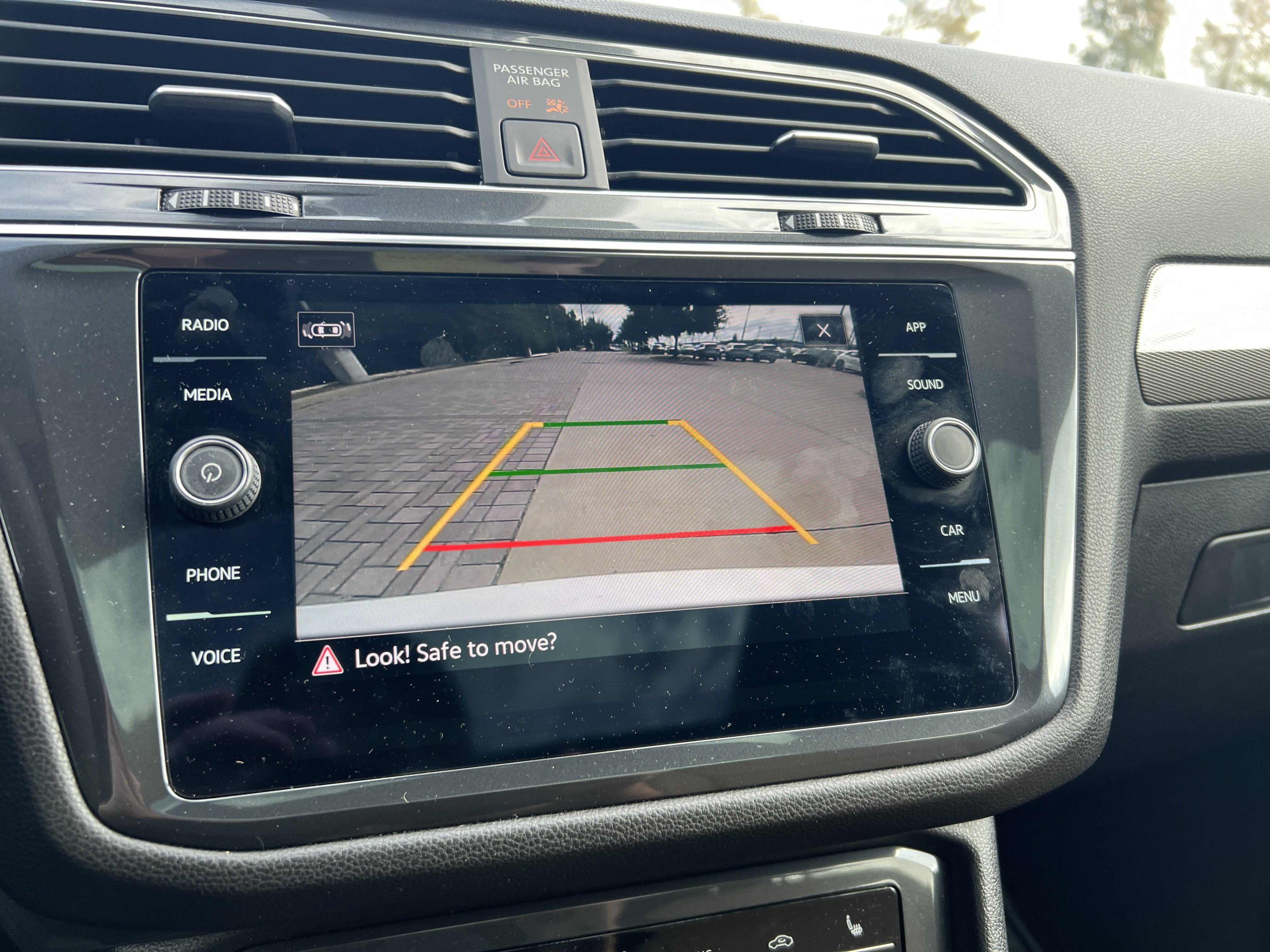 Used 2023 Volkswagen Tiguan SE w/ Panoramic Sunroof Package FWD image 20