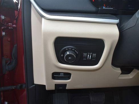 Used 2022 Jeep Grand Cherokee L Limited image 18