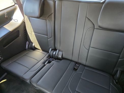 Used 2015 GMC Yukon SLT AWD/4WD image 27