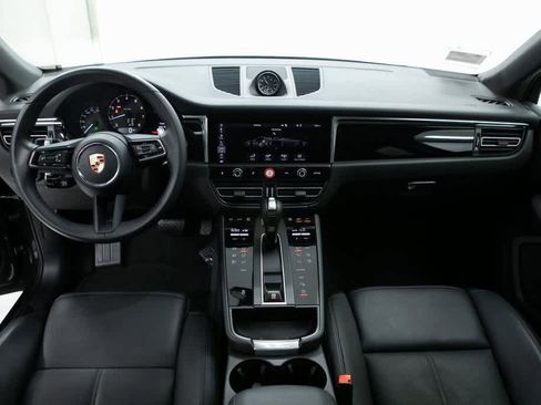 Used 2025 Porsche Macan image 13
