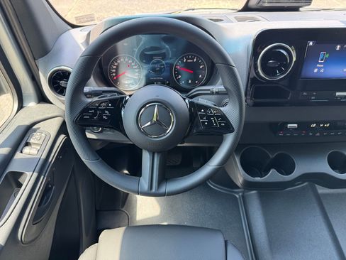 New 2025 Mercedes-Benz Sprinter 2500 image 8