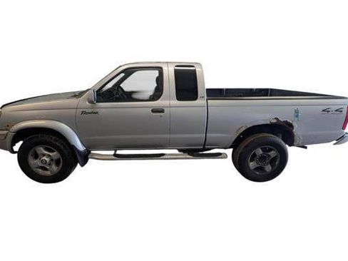 Used 2000 Nissan Frontier 4x4 King Cab V6 image 2