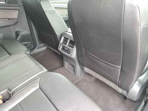 Used 2023 Volkswagen Atlas SE w/ Black Wheel Package AWD/4WD image 11