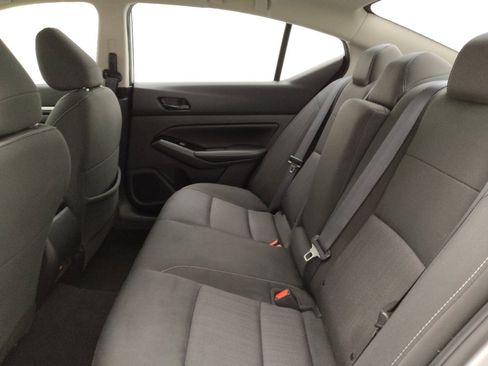 Used 2023 Nissan Altima 2.5 SV w/ SV Premium Package FWD image 18