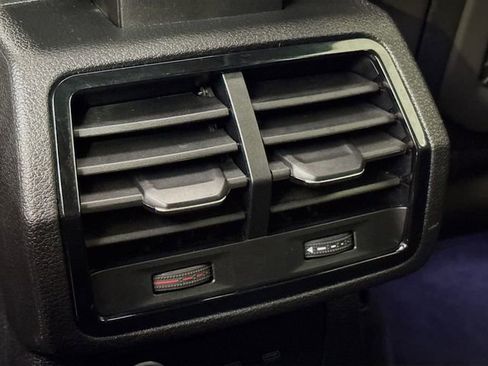 Used 2024 Audi Q3 2.0T Premium Plus image 27