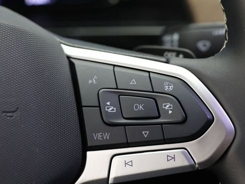 Used 2024 Volkswagen Atlas SE image 21