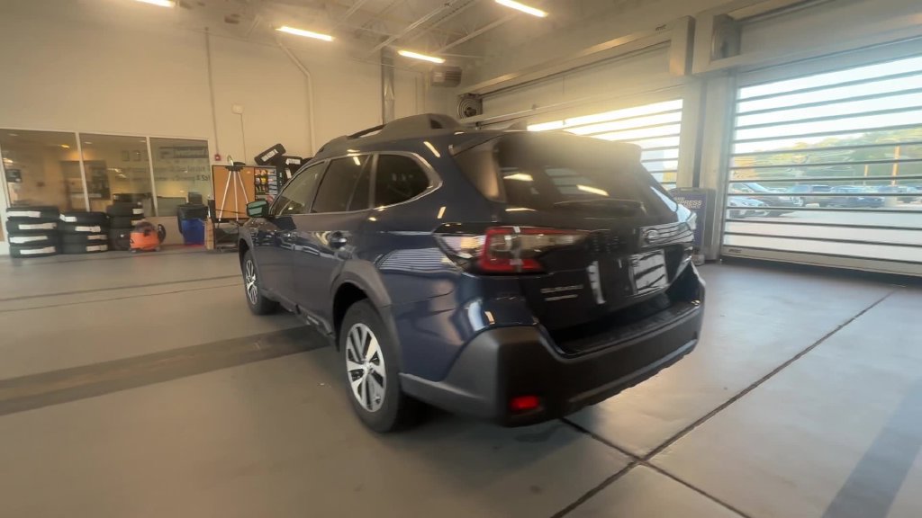 Used 2024 Subaru Outback Premium AWD/4WD image 8