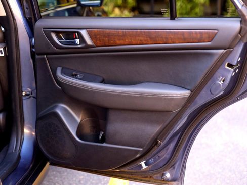 Used 2017 Subaru Outback 3.6R Limited image 41