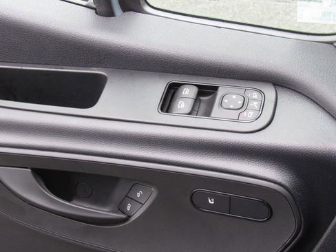 Used 2025 Mercedes-Benz Sprinter 2500 image 35