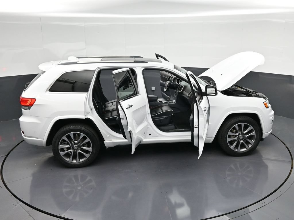 Used 2017 Jeep Grand Cherokee Overland w/ Jeep Active Safety Group RWD image 39