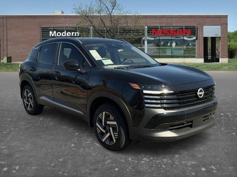 New 2026 Nissan Kicks SV w/ SV Premium Package image 5