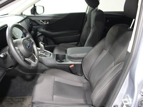 Used 2024 Subaru Outback Premium AWD/4WD image 3