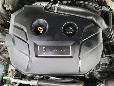 Used 2017 Lincoln MKZ Reserve image 30