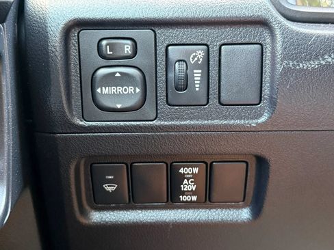 Used 2018 Toyota 4Runner TRD Off-Road AWD/4WD image 33
