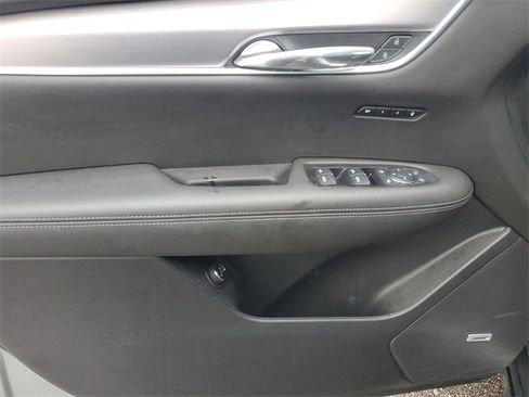 Certified 2025 Cadillac XT6 Luxury w/ LPO, Floor Liner Package image 11