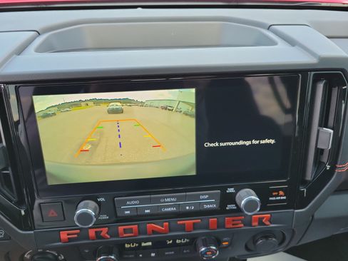 Used 2025 Nissan Frontier PRO-4X AWD/4WD image 16